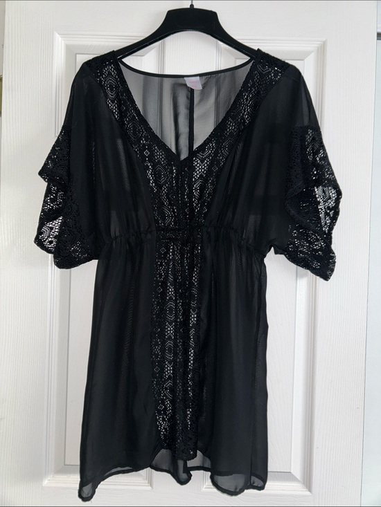 Xhilaration Other - Xhilaration Black Sheer Lace V-Neck Cover-Up Medium